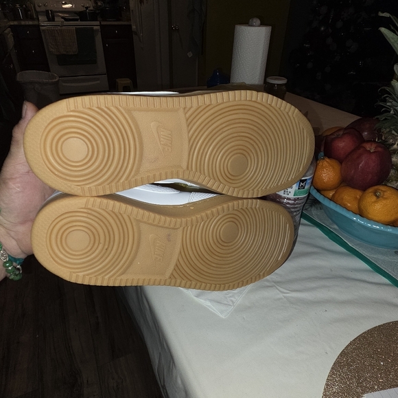 Shoes - Picture 8 of 9